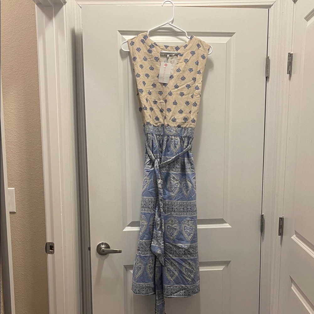 Elegant Blue and Cream Midi Dress